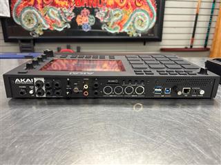AKAI PROFESSIONAL MPC LIVE II MUSIC STANDALONE PRODUCTION STATION